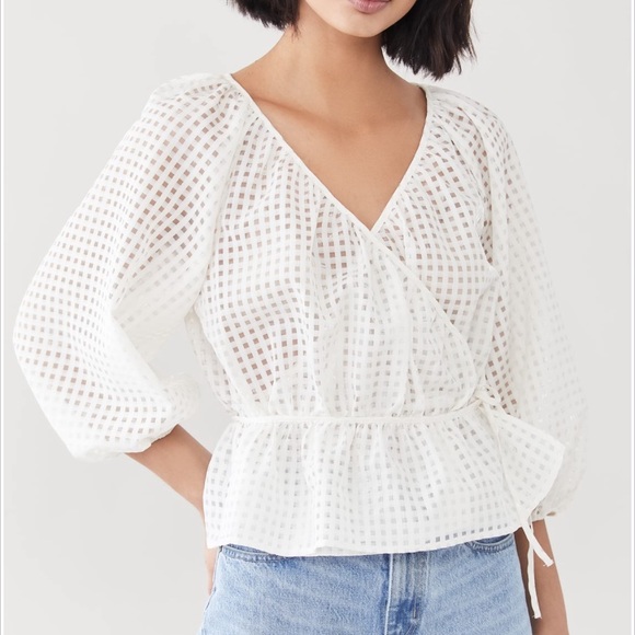 Levi’s Delilah Wrap Top - Picture 1 of 10